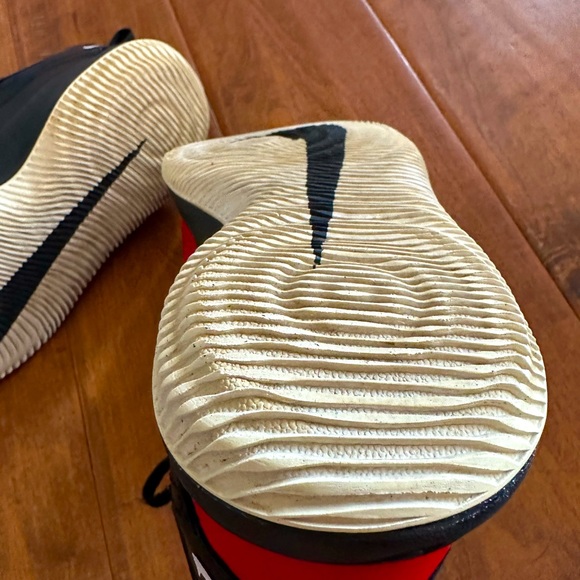 Nike Fly By II Men’s Basketball Shoes Red and Black Size 7 - Picture 6 of 9